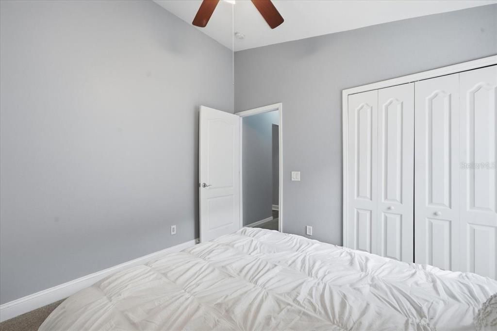 En Venta: $474,000 (4 camas, 3 baños, 1942 Pies cuadrados)