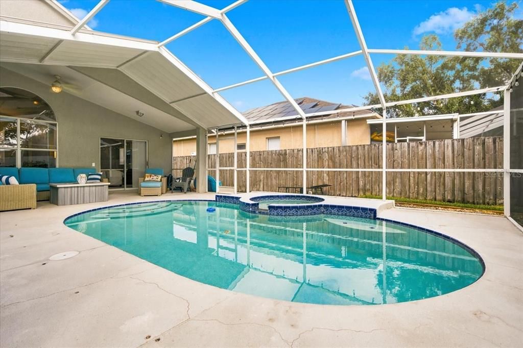 En Venta: $474,000 (4 camas, 3 baños, 1942 Pies cuadrados)