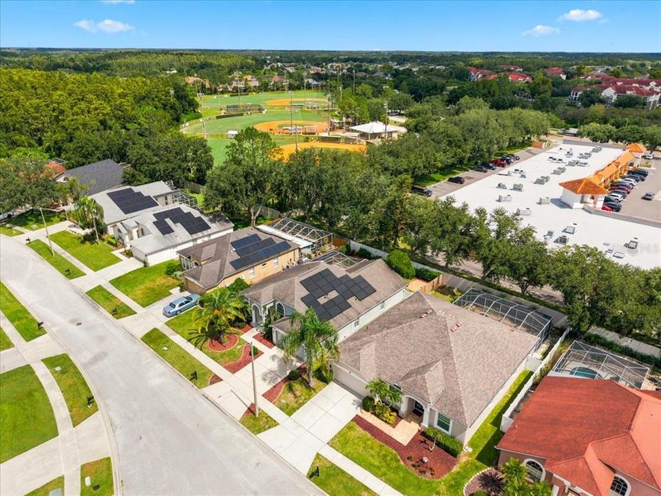 En Venta: $474,000 (4 camas, 3 baños, 1942 Pies cuadrados)