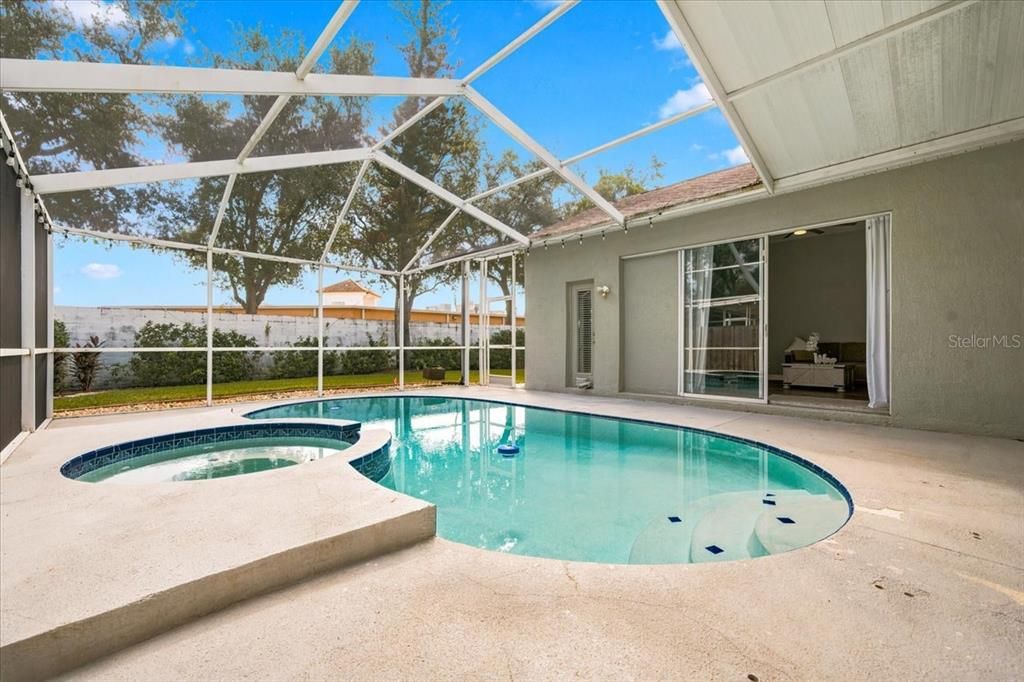 En Venta: $474,000 (4 camas, 3 baños, 1942 Pies cuadrados)