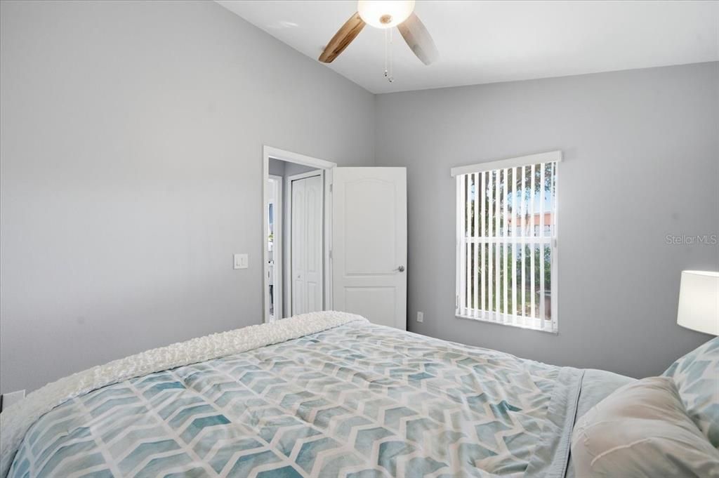 En Venta: $474,000 (4 camas, 3 baños, 1942 Pies cuadrados)