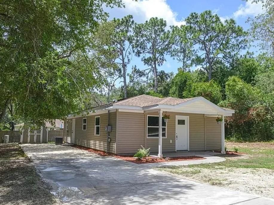 For Rent: $1,800 (3 beds, 2 baths, 1092 Square Feet)