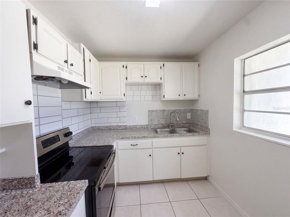 En Venta: $250,000 (4 camas, 1 baños, 1045 Pies cuadrados)