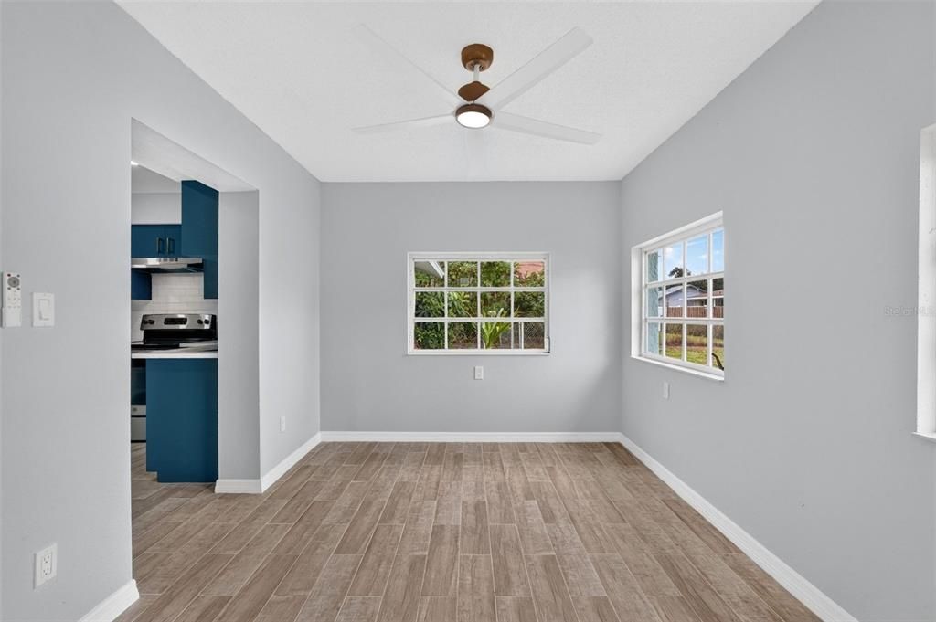For Sale: $338,500 (3 beds, 2 baths, 1203 Square Feet)