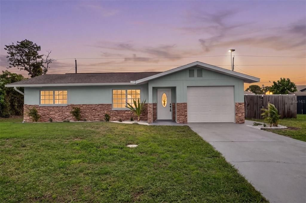 For Sale: $338,500 (3 beds, 2 baths, 1203 Square Feet)