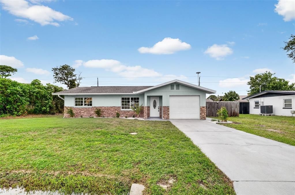 For Sale: $338,500 (3 beds, 2 baths, 1203 Square Feet)