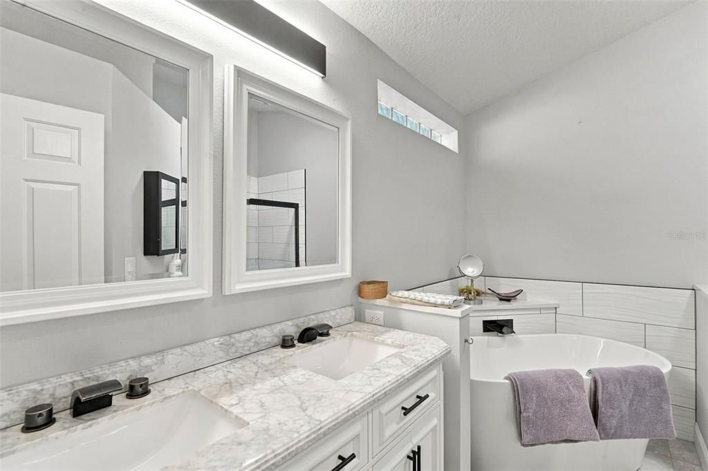 На продажу: $349,999 (4 спален, 2 ванн, 1520 Квадратных фут)