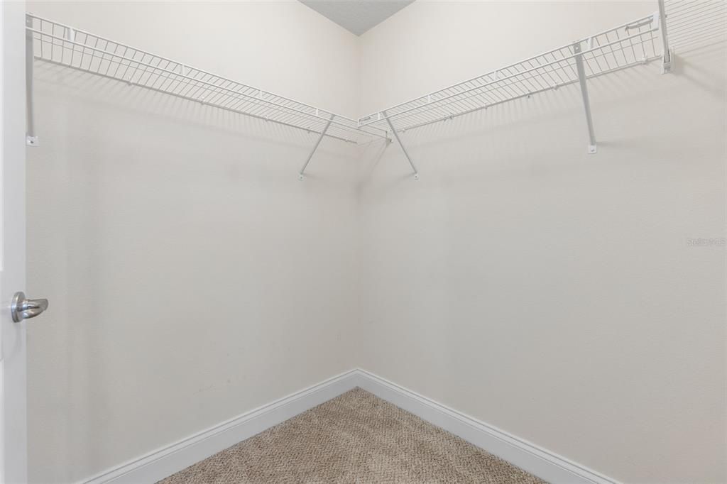 For Sale: $400,000 (4 beds, 3 baths, 2078 Square Feet)