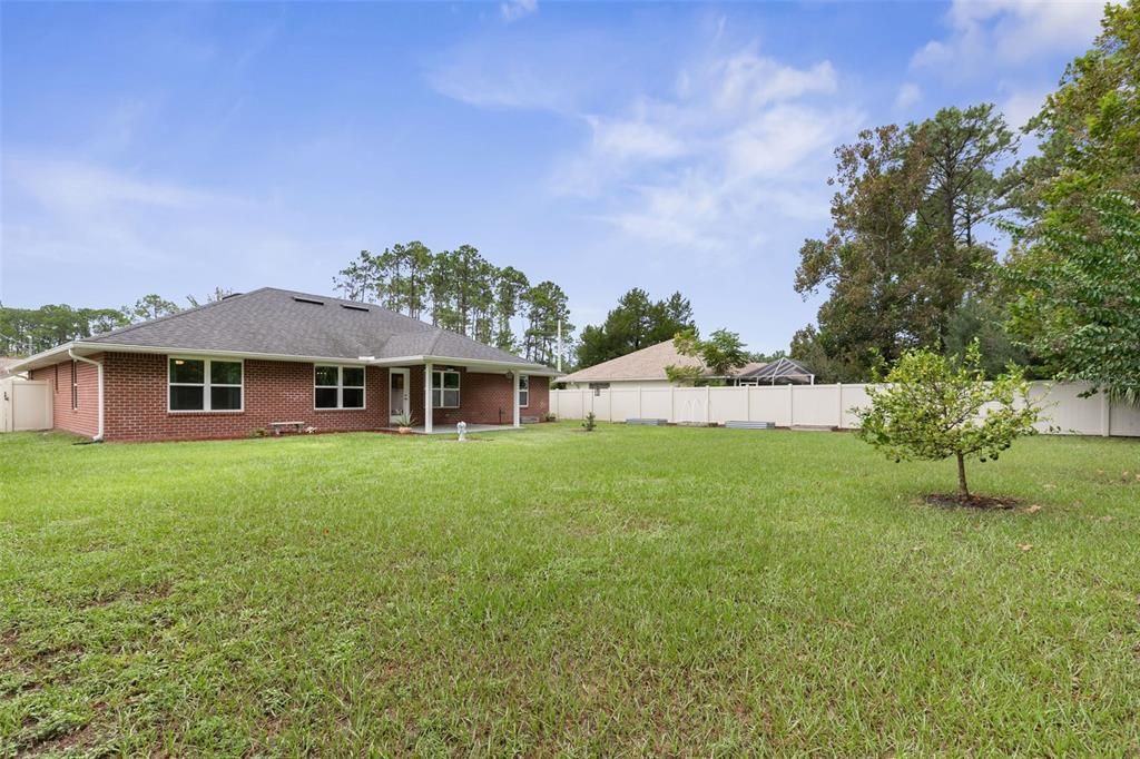 For Sale: $400,000 (4 beds, 3 baths, 2078 Square Feet)