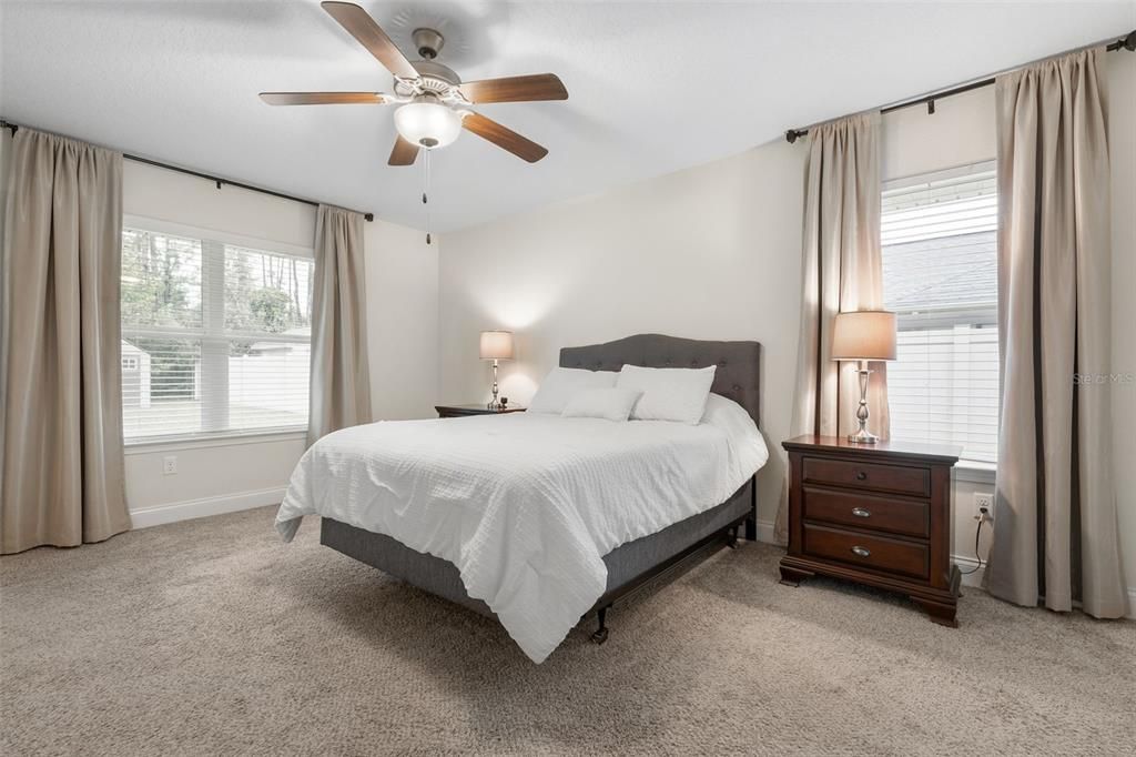 For Sale: $400,000 (4 beds, 3 baths, 2078 Square Feet)