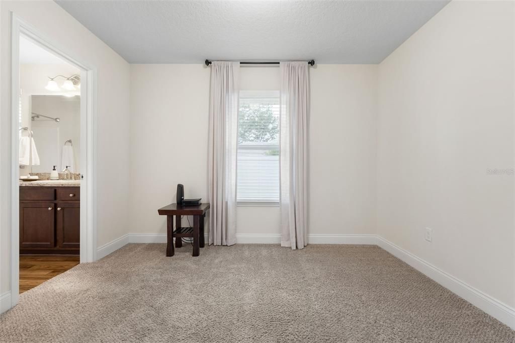 For Sale: $400,000 (4 beds, 3 baths, 2078 Square Feet)