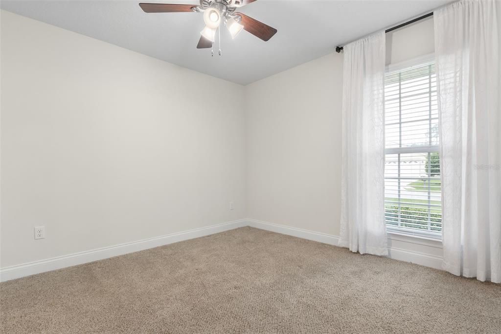 For Sale: $400,000 (4 beds, 3 baths, 2078 Square Feet)