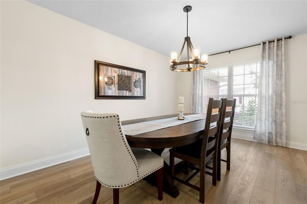 For Sale: $400,000 (4 beds, 3 baths, 2078 Square Feet)