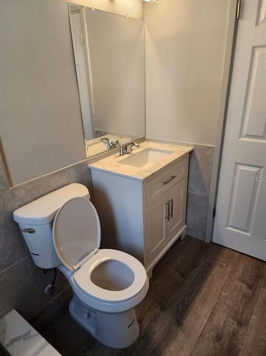 For Rent: $1,600 (1 beds, 1 baths, 900 Square Feet)