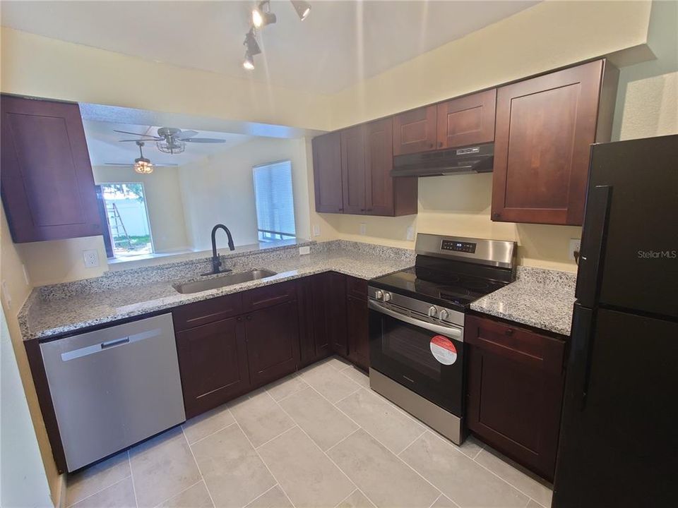 В аренду: $1,795 (2 спален, 1 ванн, 983 Квадратных фут)