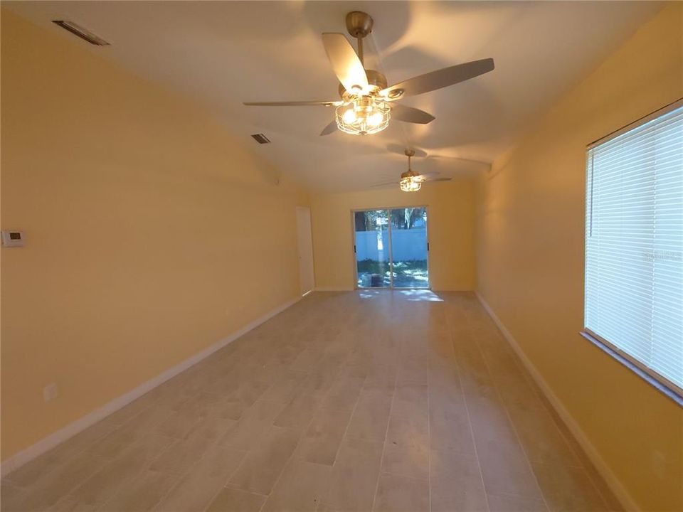 В аренду: $1,795 (2 спален, 1 ванн, 983 Квадратных фут)