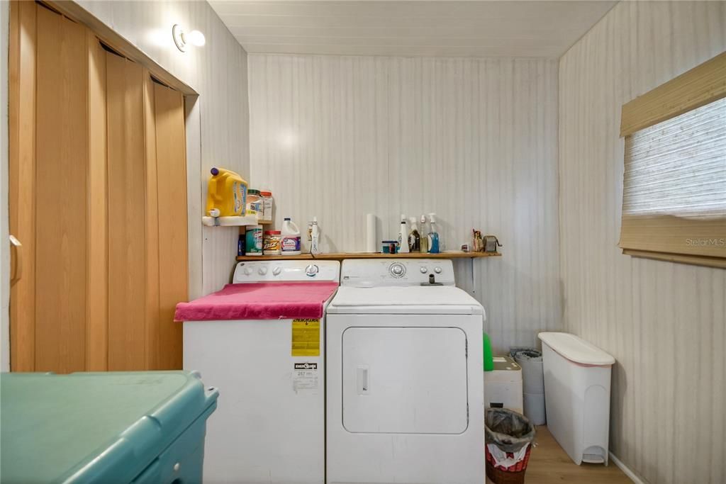 На продажу: $123,000 (2 спален, 2 ванн, 1312 Квадратных фут)