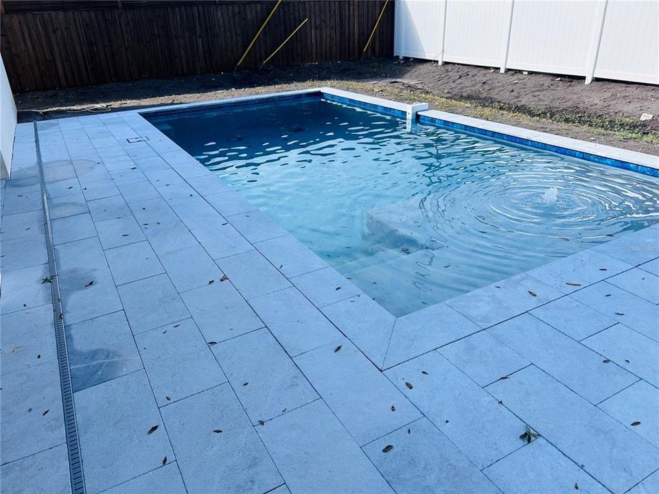 En Venta: $1,249,900 (4 camas, 2 baños, 2269 Pies cuadrados)