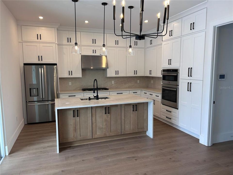 En Venta: $1,249,900 (4 camas, 2 baños, 2269 Pies cuadrados)