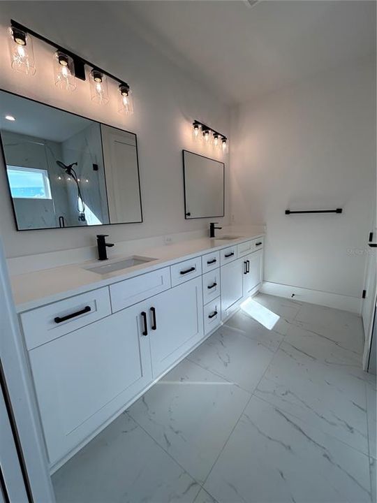 En Venta: $1,249,900 (4 camas, 2 baños, 2269 Pies cuadrados)