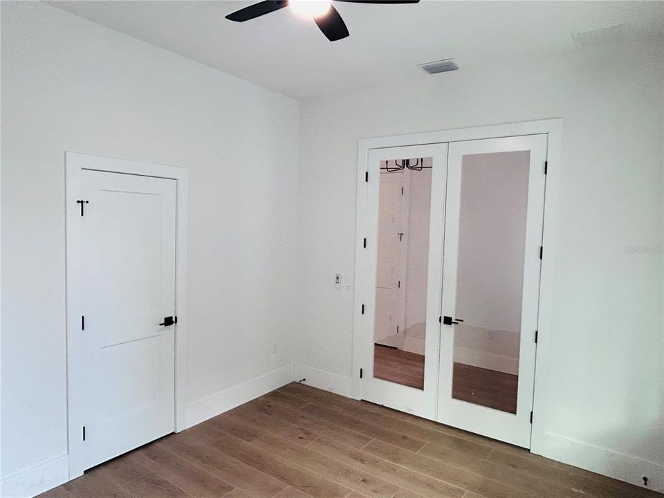 En Venta: $1,249,900 (4 camas, 2 baños, 2269 Pies cuadrados)