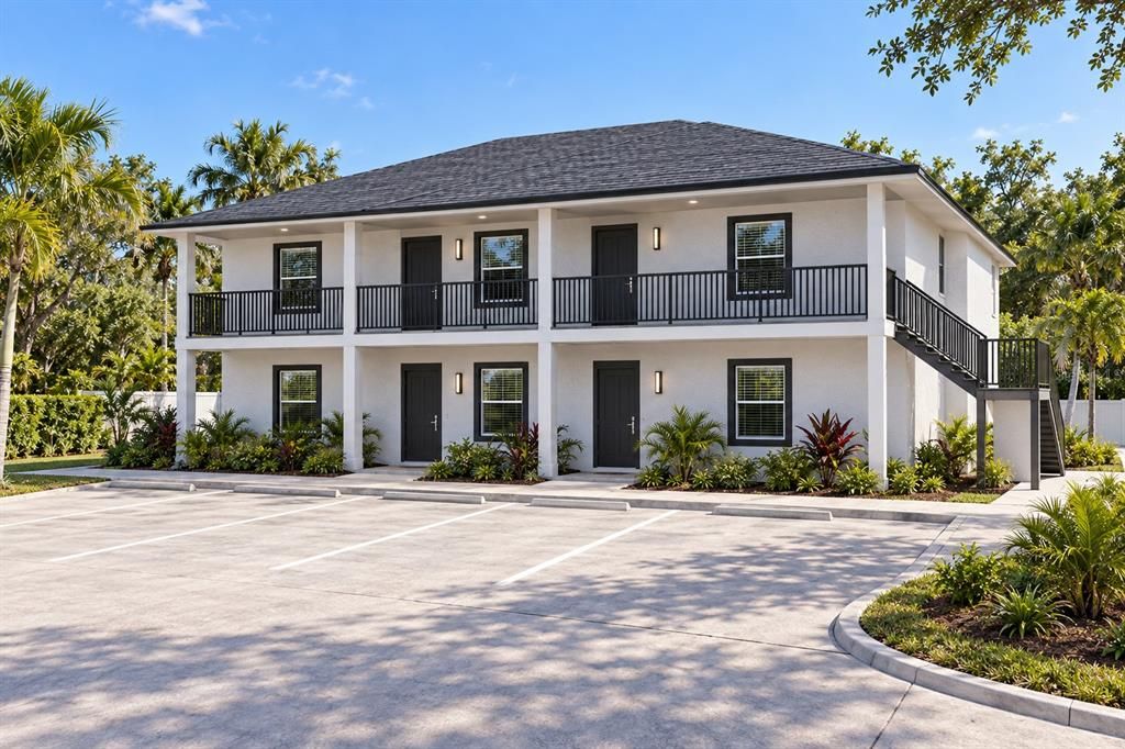 На продажу: $199,900 (0.56 acres)