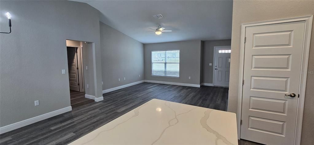 В аренду: $1,795 (3 спален, 2 ванн, 1453 Квадратных фут)