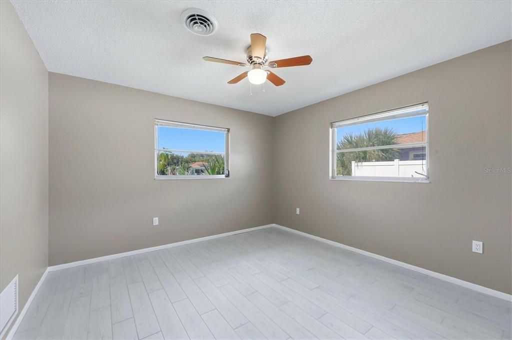 Active With Contract: $379,900 (3 beds, 2 baths, 1691 Square Feet)