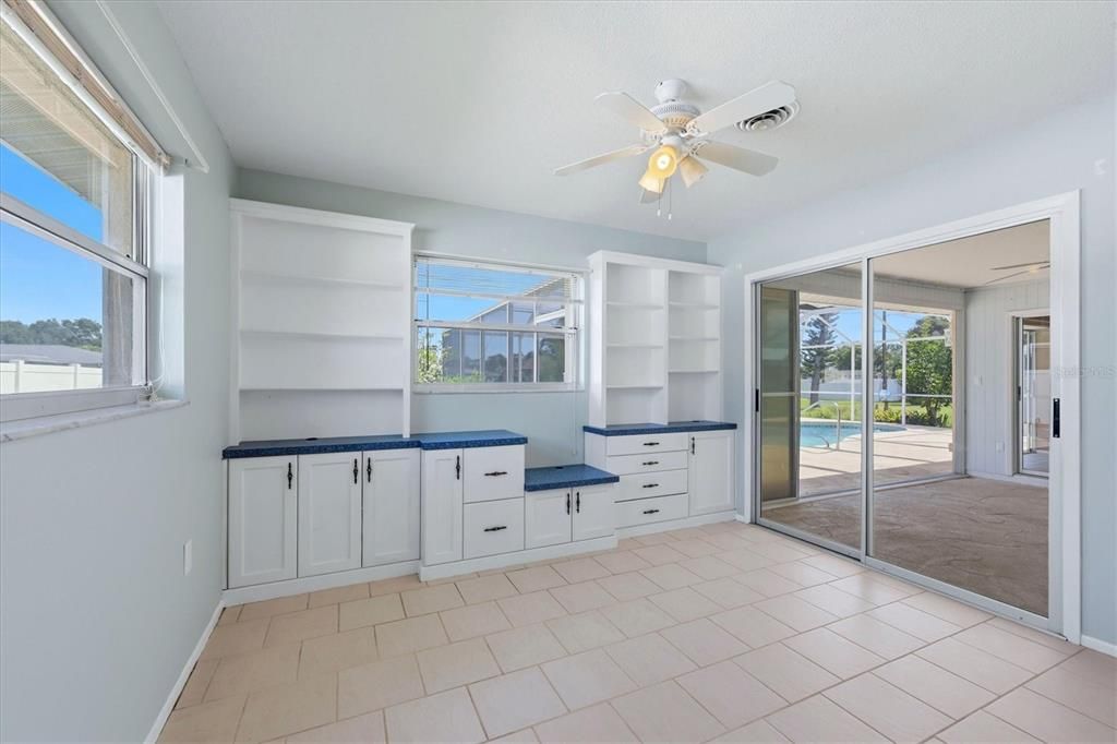Active With Contract: $379,900 (3 beds, 2 baths, 1691 Square Feet)