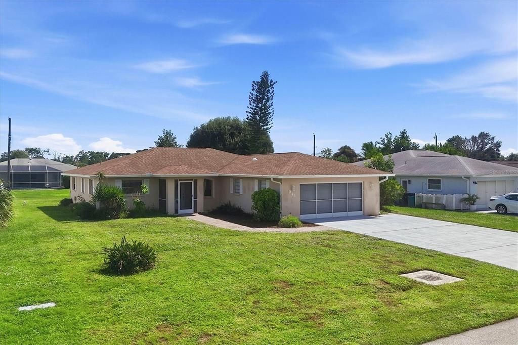 Active With Contract: $379,900 (3 beds, 2 baths, 1691 Square Feet)
