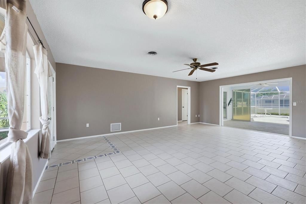 Active With Contract: $379,900 (3 beds, 2 baths, 1691 Square Feet)