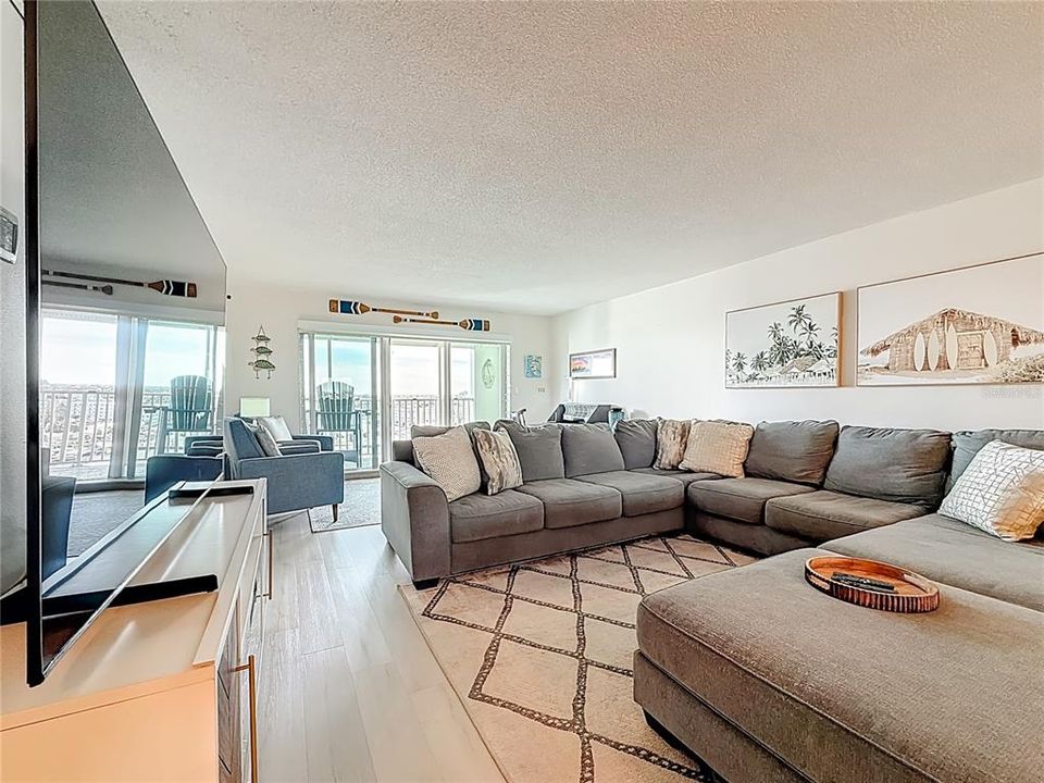 En Venta: $369,000 (1 camas, 1 baños, 1003 Pies cuadrados)