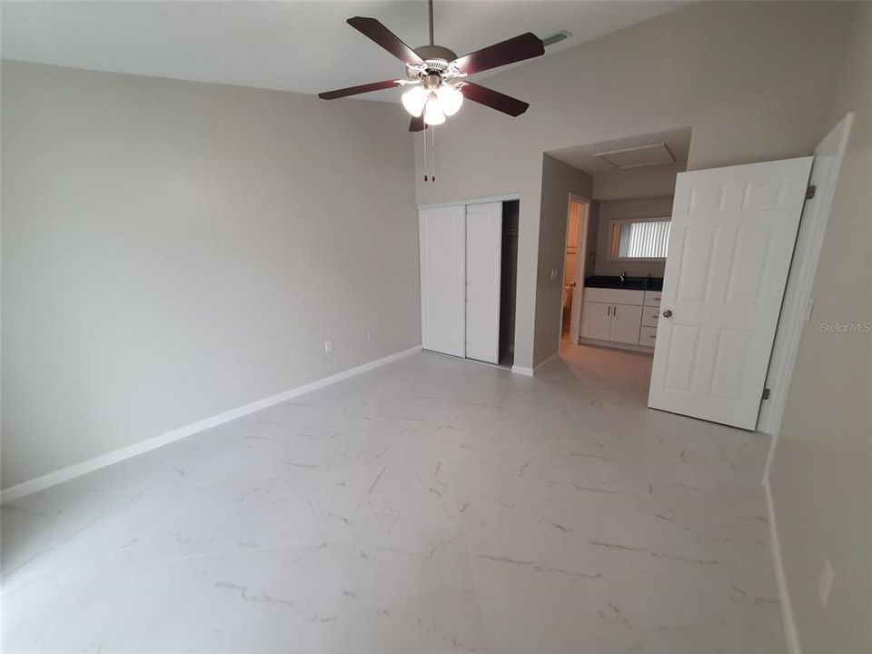 For Rent: $1,900 (2 beds, 2 baths, 1000 Square Feet)