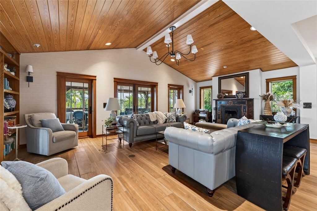 На продажу: $3,700,000 (3 спален, 2 ванн, 3066 Квадратных фут)