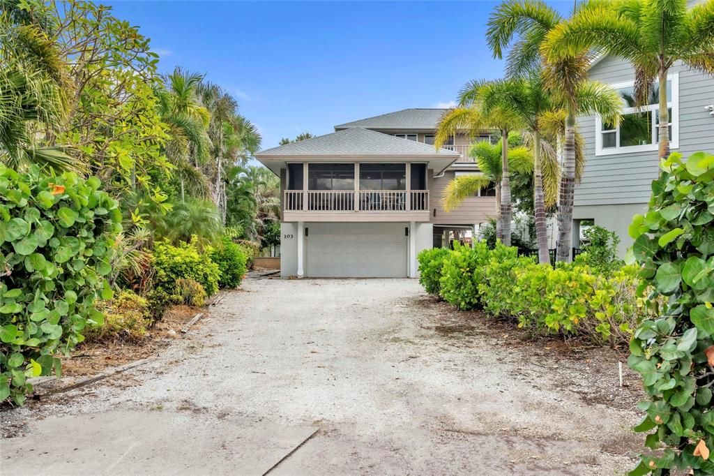 En Venta: $2,295,000 (3 camas, 2 baños, 2800 Pies cuadrados)