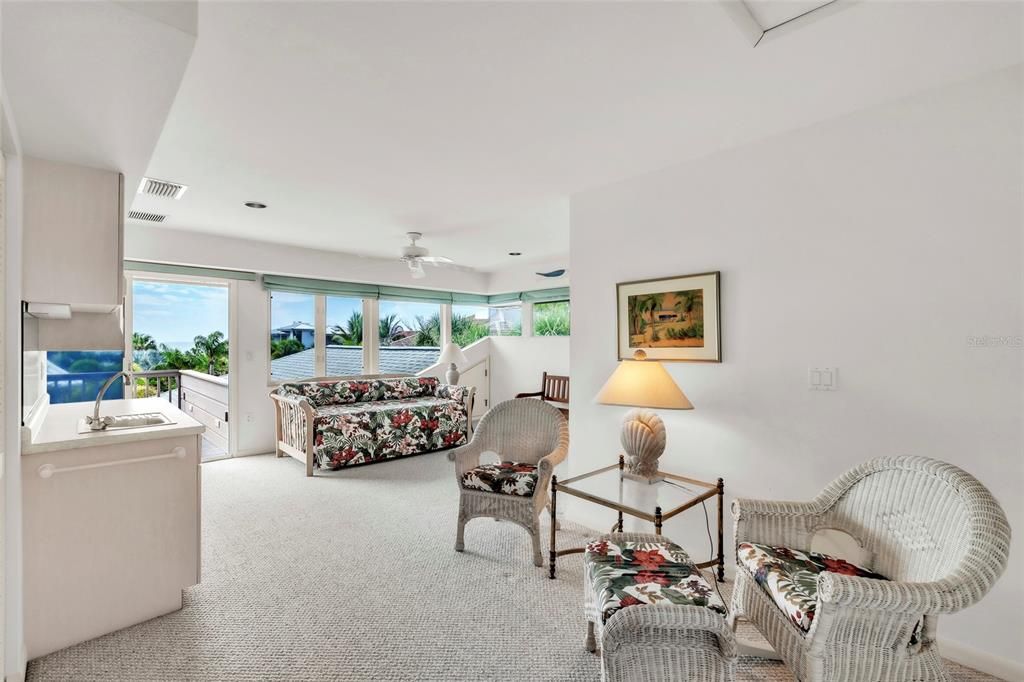 En Venta: $2,295,000 (3 camas, 2 baños, 2800 Pies cuadrados)