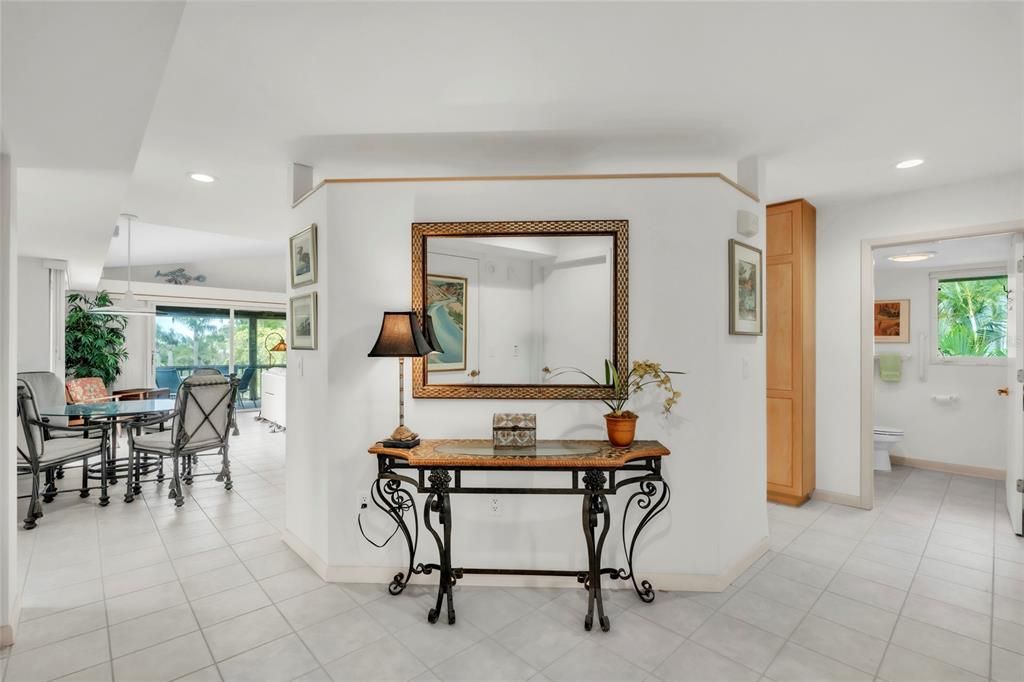 En Venta: $2,295,000 (3 camas, 2 baños, 2800 Pies cuadrados)