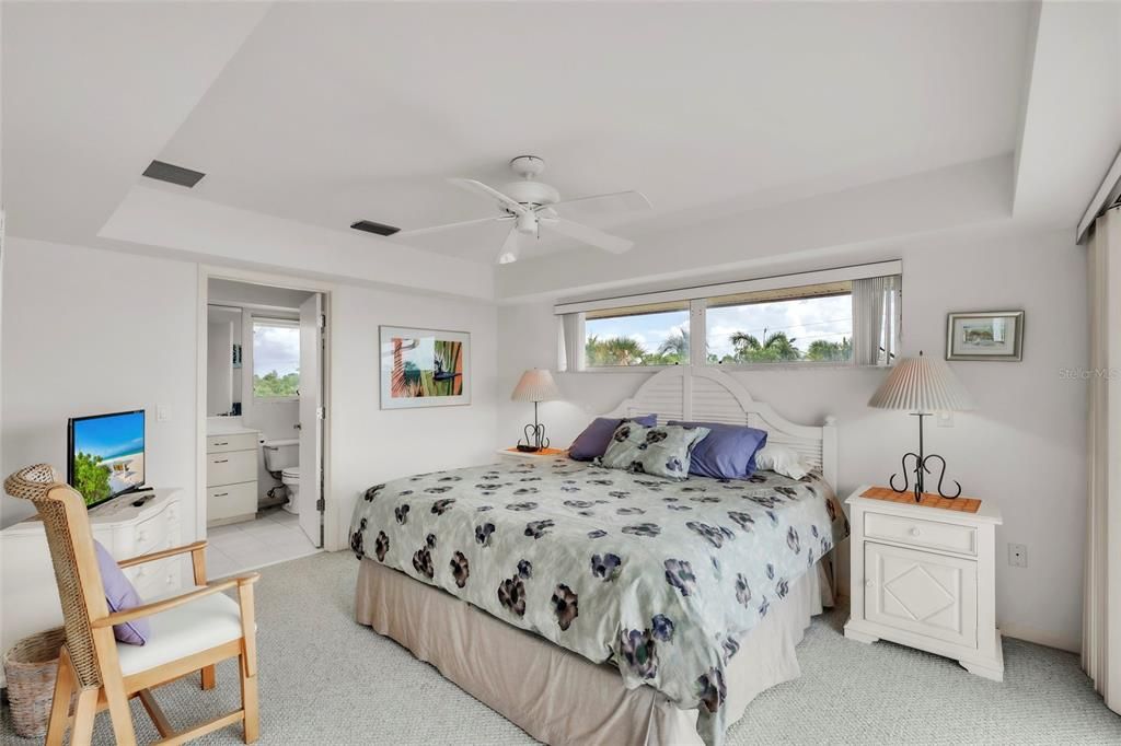 En Venta: $2,295,000 (3 camas, 2 baños, 2800 Pies cuadrados)