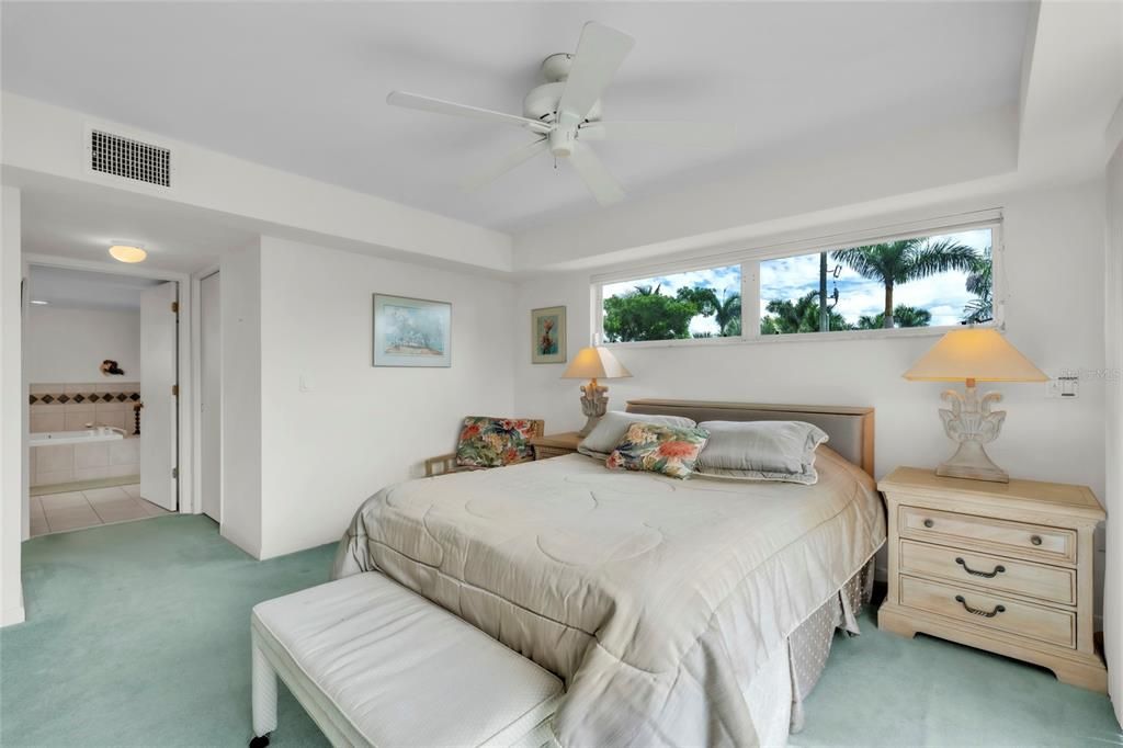 En Venta: $2,295,000 (3 camas, 2 baños, 2800 Pies cuadrados)