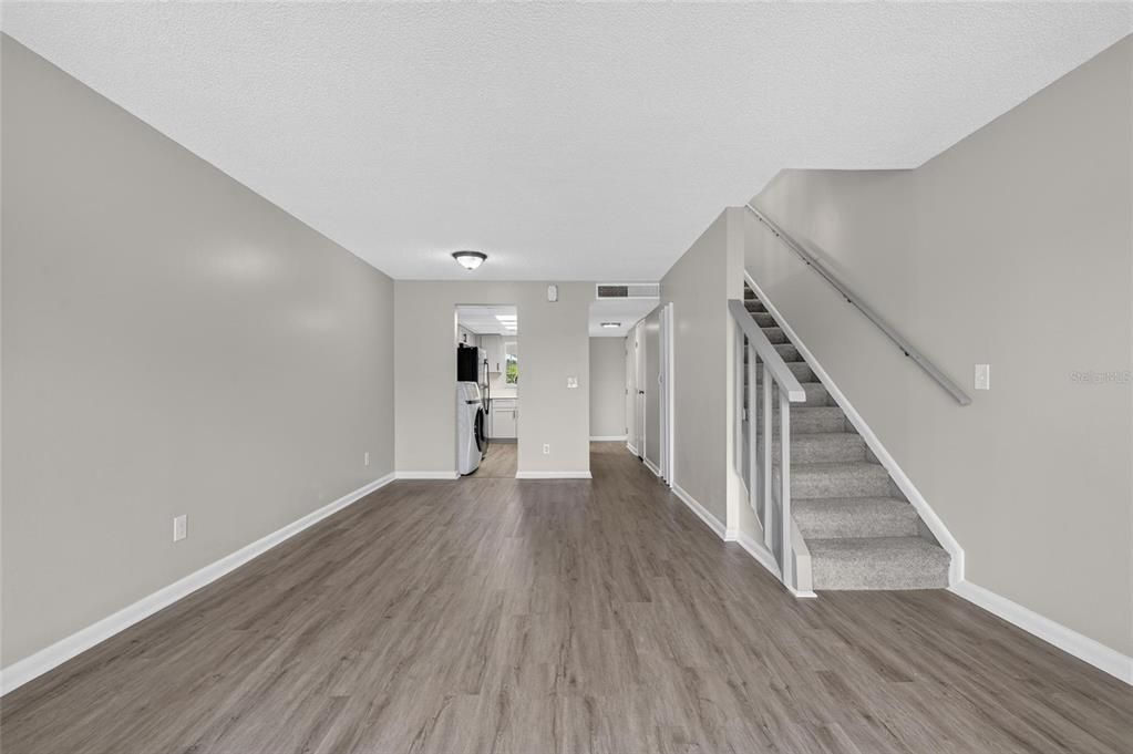 For Rent: $1,700 (2 beds, 1 baths, 1068 Square Feet)