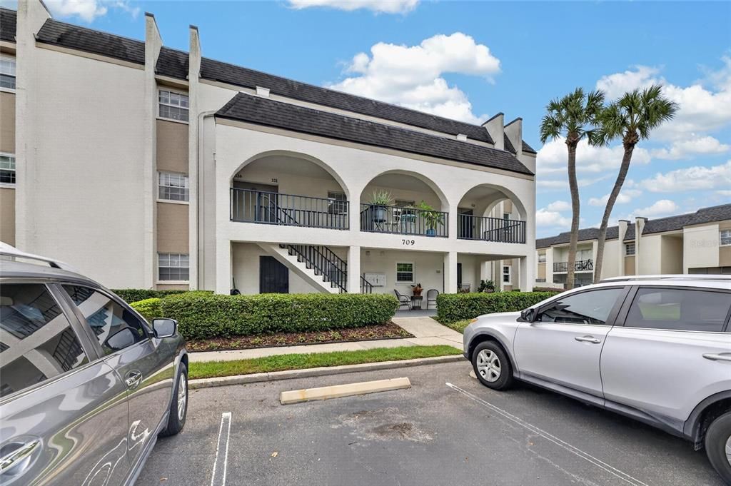 For Rent: $1,700 (2 beds, 1 baths, 1068 Square Feet)