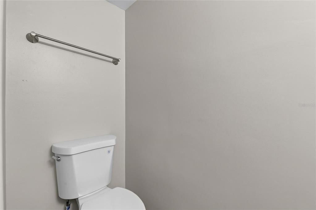 For Rent: $1,700 (2 beds, 1 baths, 1068 Square Feet)