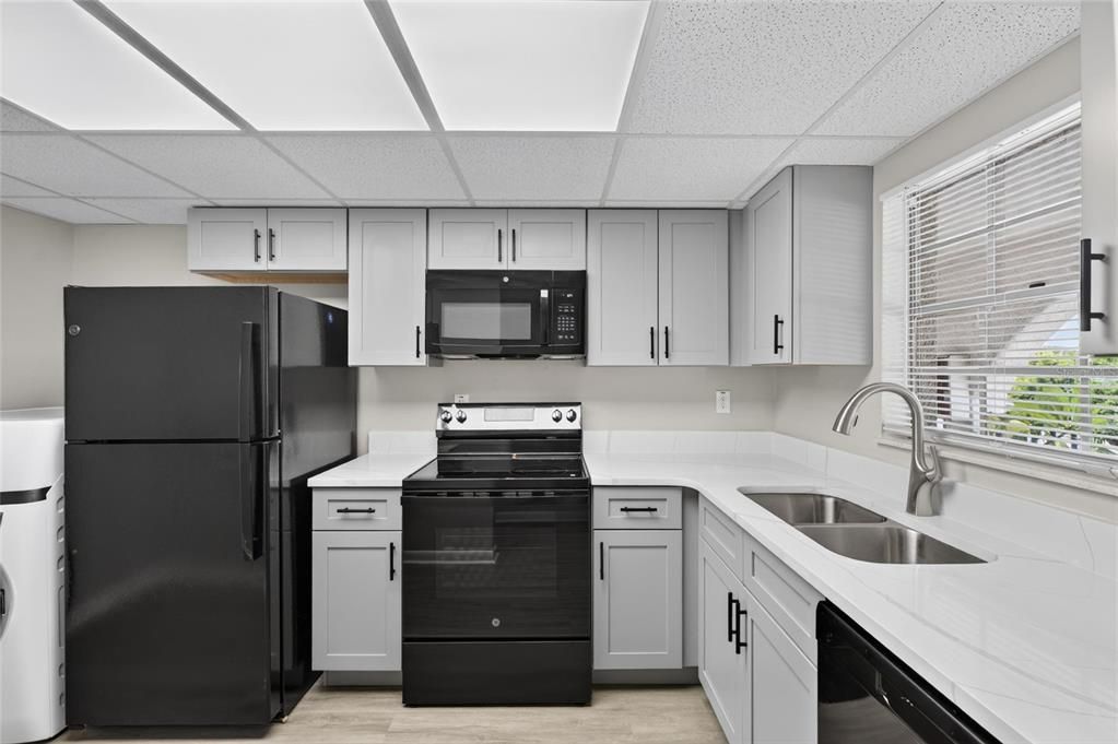 For Rent: $1,700 (2 beds, 1 baths, 1068 Square Feet)