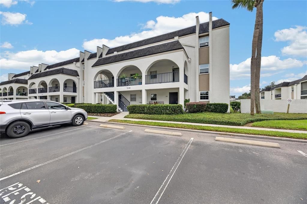 For Rent: $1,700 (2 beds, 1 baths, 1068 Square Feet)