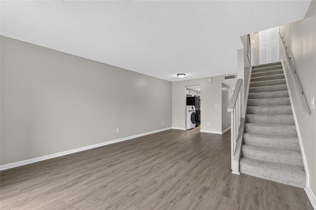 For Rent: $1,700 (2 beds, 1 baths, 1068 Square Feet)