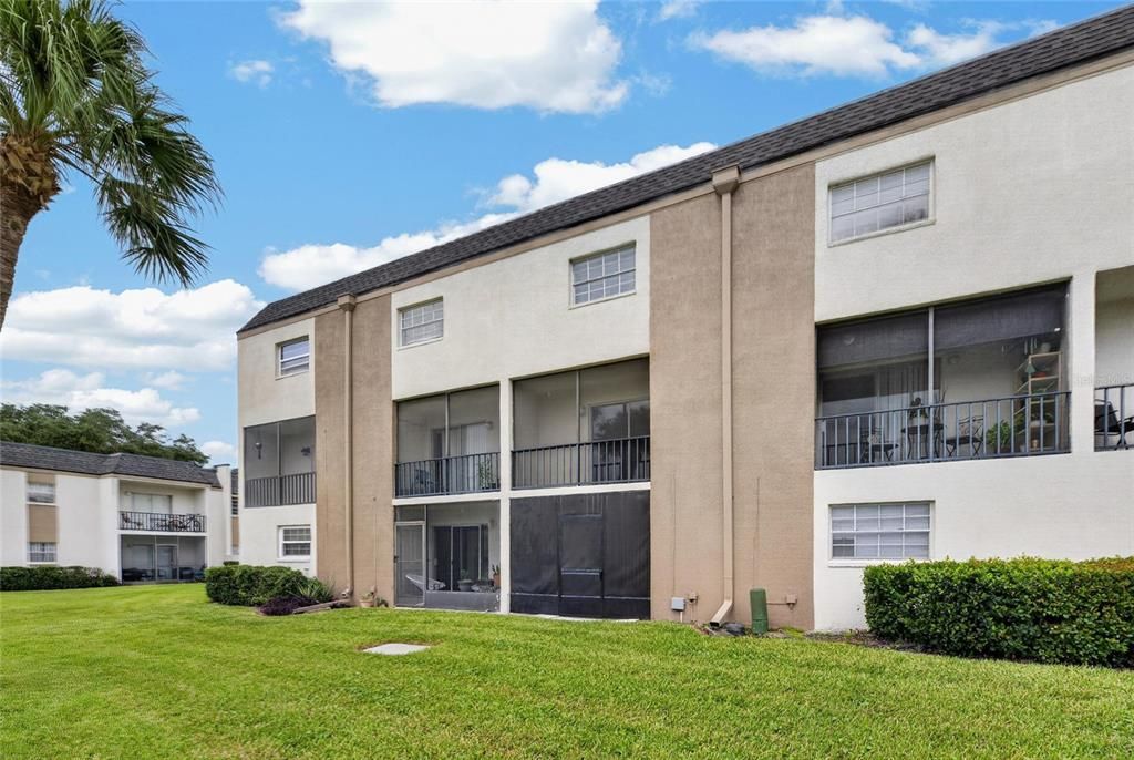 For Rent: $1,700 (2 beds, 1 baths, 1068 Square Feet)