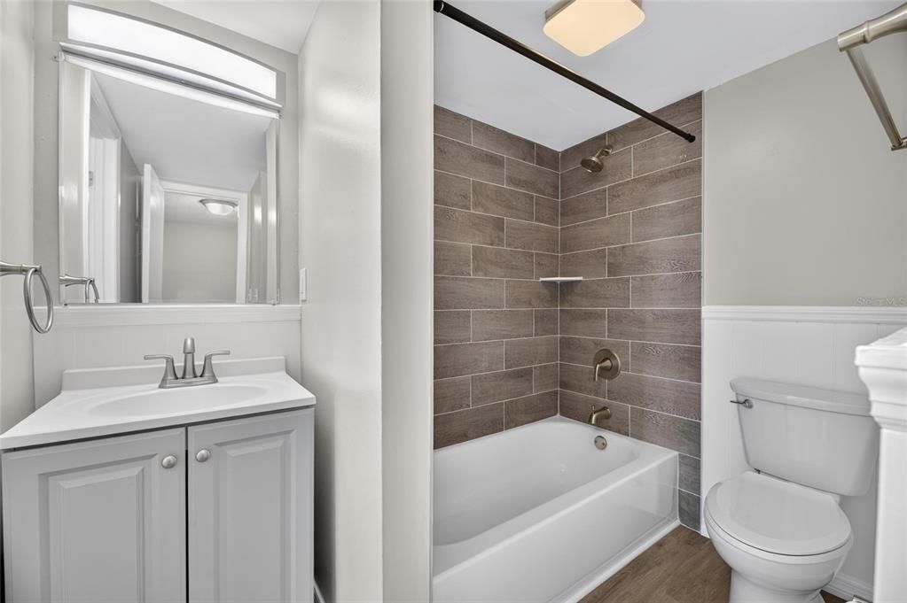 For Rent: $1,700 (2 beds, 1 baths, 1068 Square Feet)