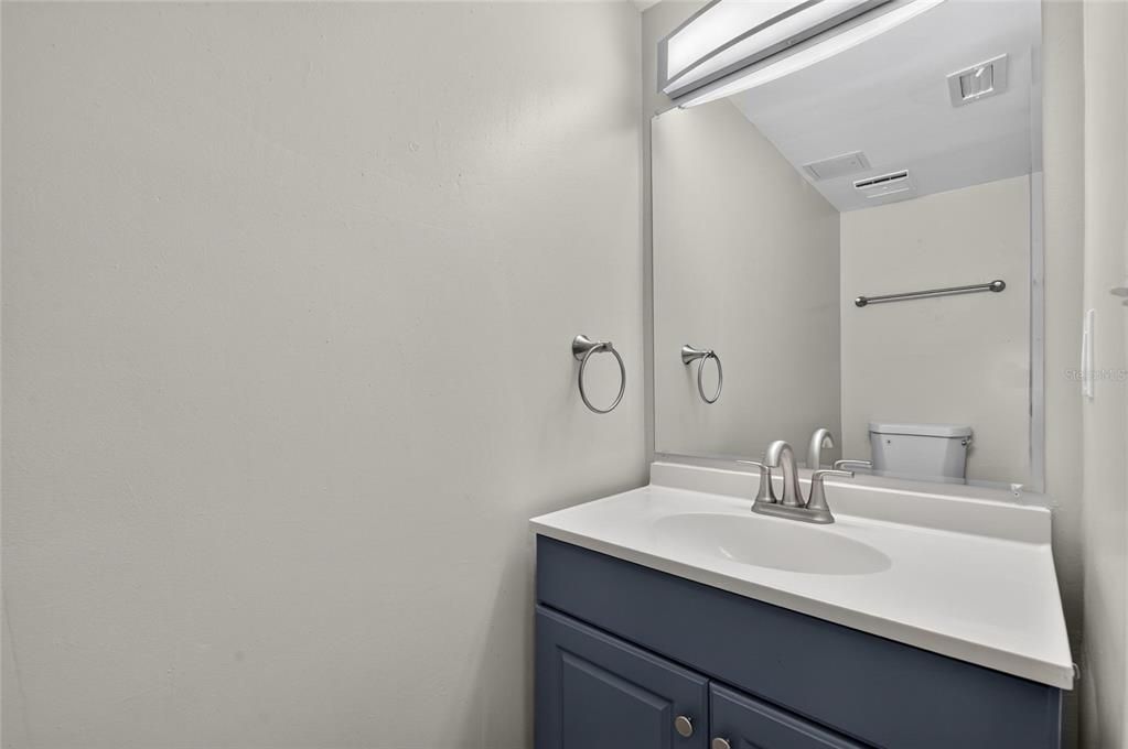 For Rent: $1,700 (2 beds, 1 baths, 1068 Square Feet)