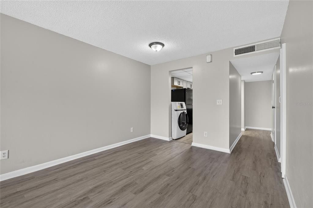 For Rent: $1,700 (2 beds, 1 baths, 1068 Square Feet)