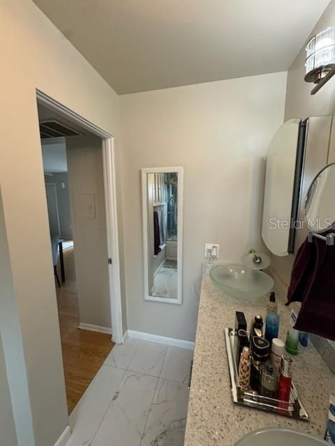 For Rent: $1,550 (1 beds, 1 baths, 552 Square Feet)